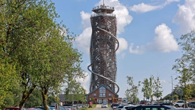 Blick auf den Harzturm am Torfhaus. (Foto: Matthias Bein/dpa)