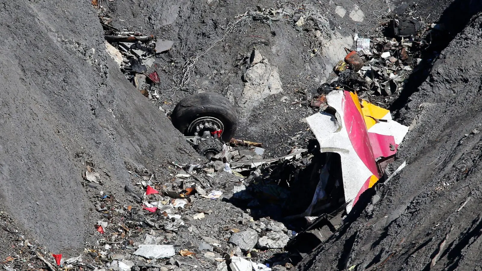 Am 24. März 2015 war eine Germanwings-Maschine auf dem Weg von Barcelona nach Düsseldorf abgestürzt. (Archivbild) (Foto: Sebastien Nogier/dpa)