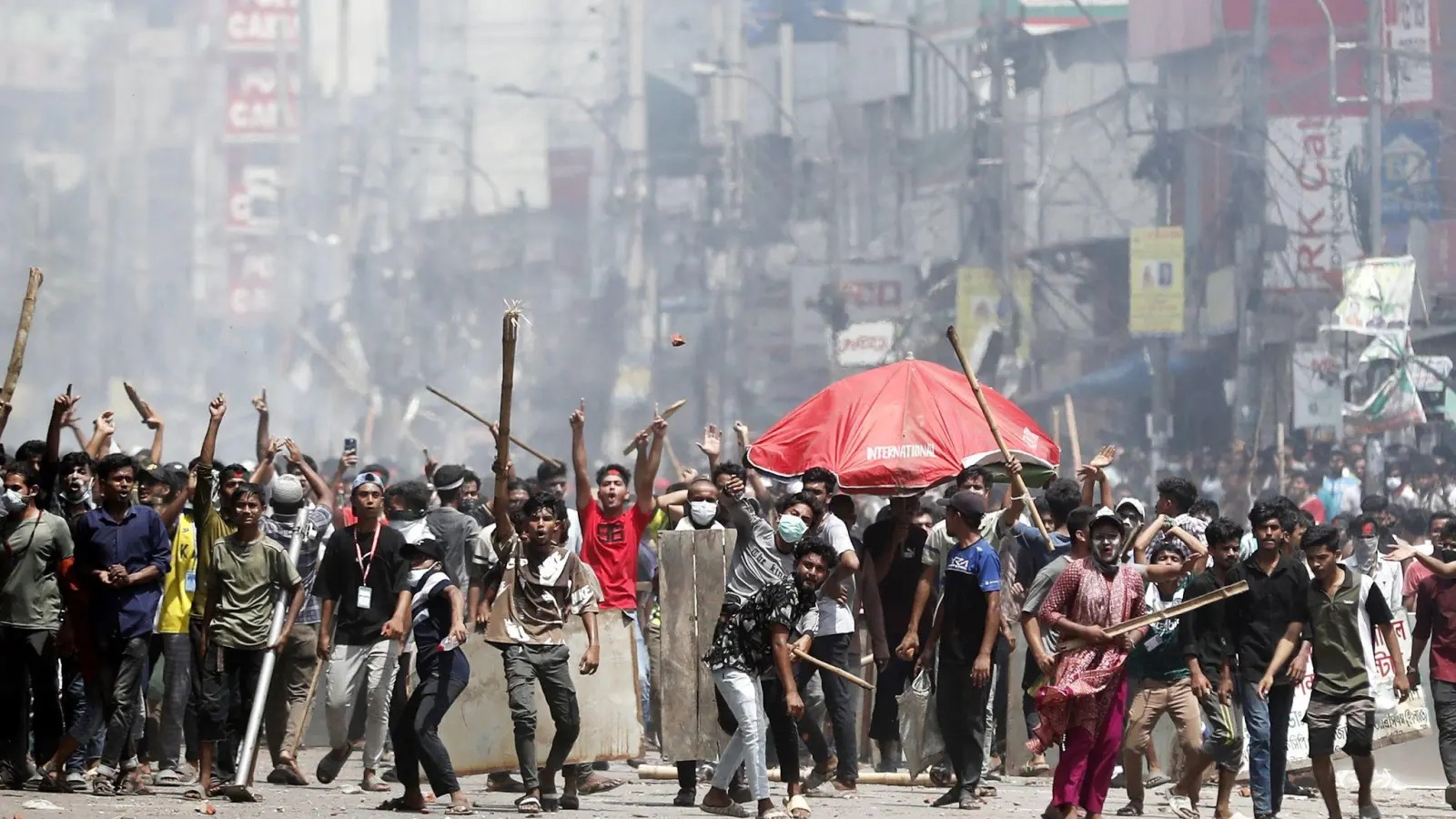 Demonstranten wollen Leistung statt Quoten. (Archivbild) (Foto: Habibur Rahman/ZUMA Press Wire/dpa)