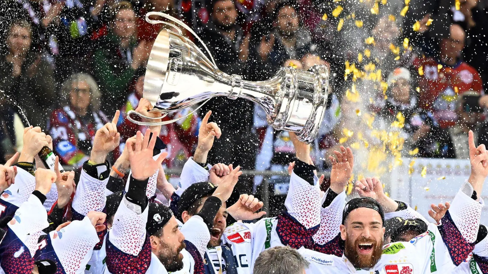 Meister Eisbären Berlin startet am 20. September in Köln in die neue DEL-Saison. (Foto: Carmen Jaspersen/dpa)