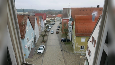 Blick vom obersten Stockwerk der Wohnung im Torturm in den Altort von Dürrwangen. (Foto: Roman Kocholl)