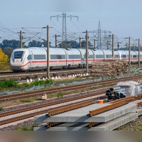 Beginn der Bahn-Bauarbeiten zwischen Hannover und Berlin: Wegen der Umleitung über Magdeburg und Braunschweig verlängert sich die planmäßige Fahrzeit im Fernverkehr um ca. 60 bis 80 Minuten. (Foto: Klaus-Dietmar Gabbert/dpa/dpa-tmn)