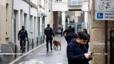 Inmitten politischer Spannungen meldet Frankreichs Linkspartei eine Bombendrohung gegen ihre Parteizentrale. (Foto: Charlotte Siemon/AFP/dpa)