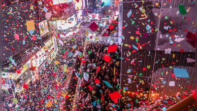 Fröhliche Silvesterparty auf dem Times Square. (Foto: Heather Khalifa/AP/dpa)