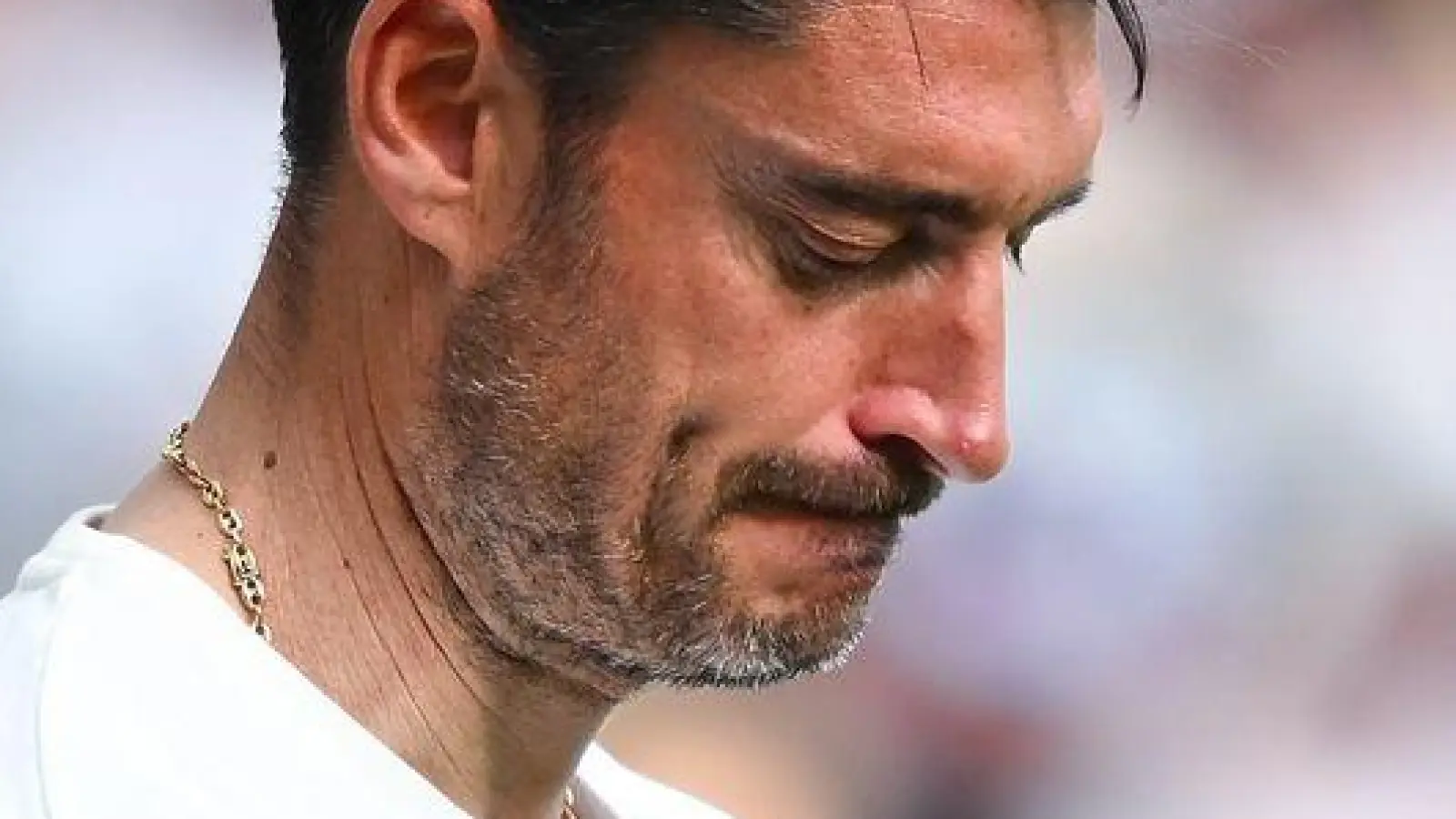 Der ehemalige Frankfurter Trainer Albert Riera hat in einem Interview Kritik der Eintracht geübt. (Archivbild) (Foto: Florian Wiegand/dpa)
