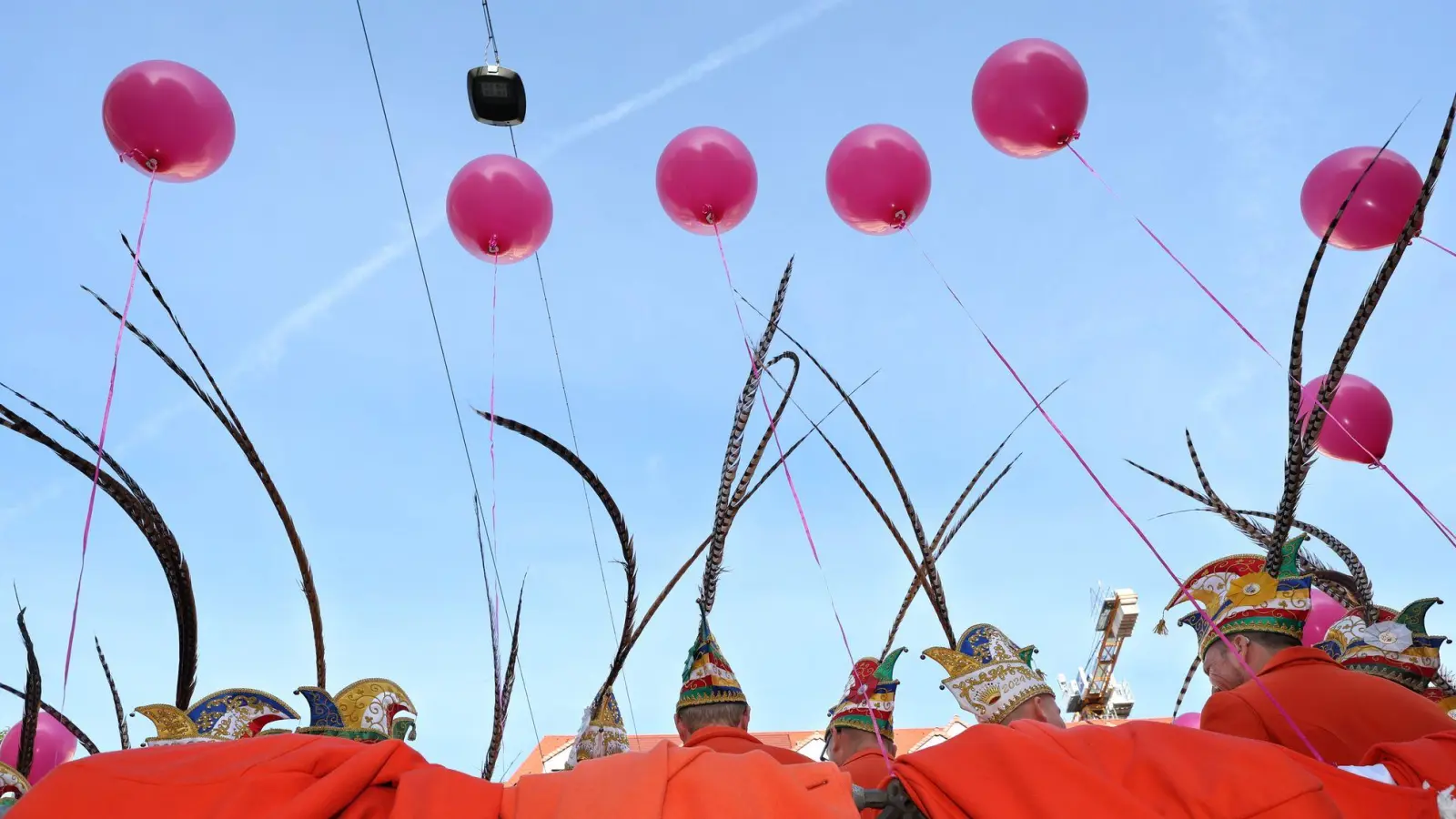 Mit dem 11.11. starten die Narren in die neue Session.  (Foto: Karl-Josef Hildenbrand/dpa)