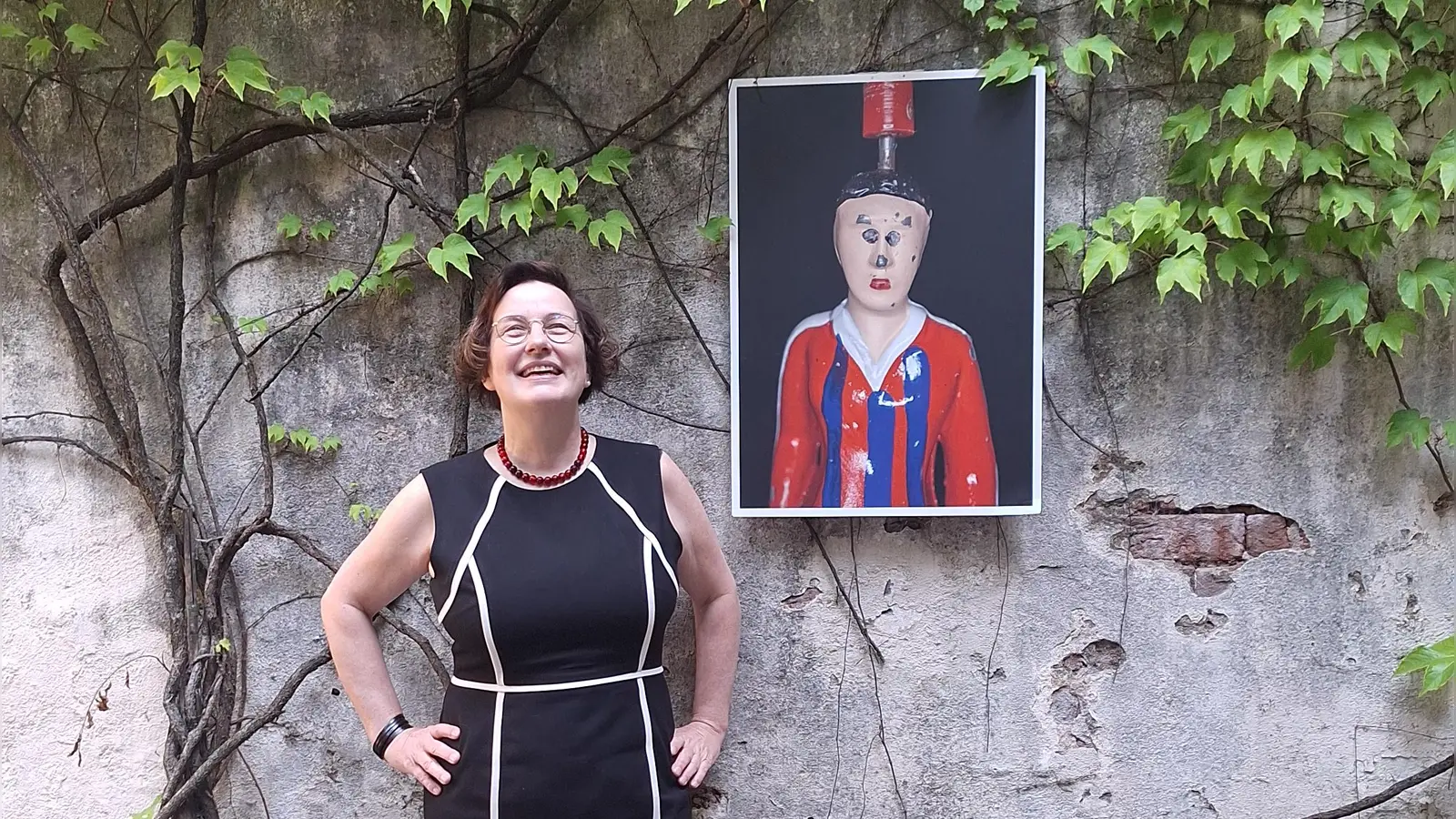 Ihre alte Wirkungsstätte, das Spielzeugmuseum in Nürnberg, hat Karin Falkenberg bereits „mit Liebe” losgelassen. Nun wird sie die neue Leiterin des Freilandmuseums Bad Windsheim. (Foto: Daniela Ramsauer)