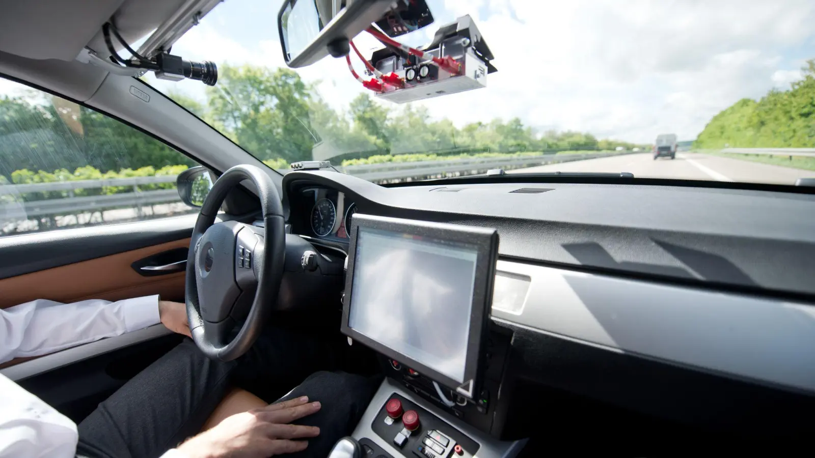 VW-Chef Herbert Diess sieht autonomes Fahren als die Zukunft der Mobilität an. (Foto: Daniel Naupold/dpa)