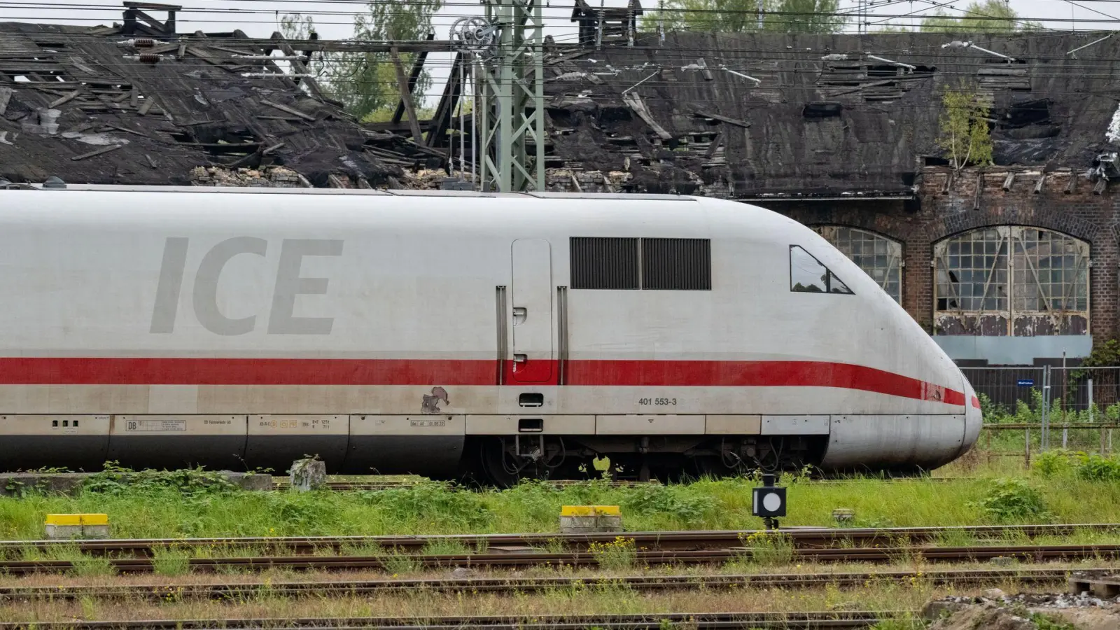 Ein Zug auf dem Weg von Köln nach Berlin wurde in Gifhorn gestoppt. (Symbolbild)  (Foto: Stefan Sauer/dpa)