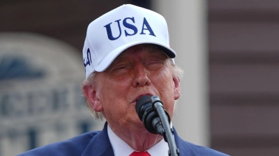 Trump teilt wieder verbal gegen europäische Nato-Partner aus. (Archivbild) (Foto: Julia Demaree Nikhinson/AP/dpa)
