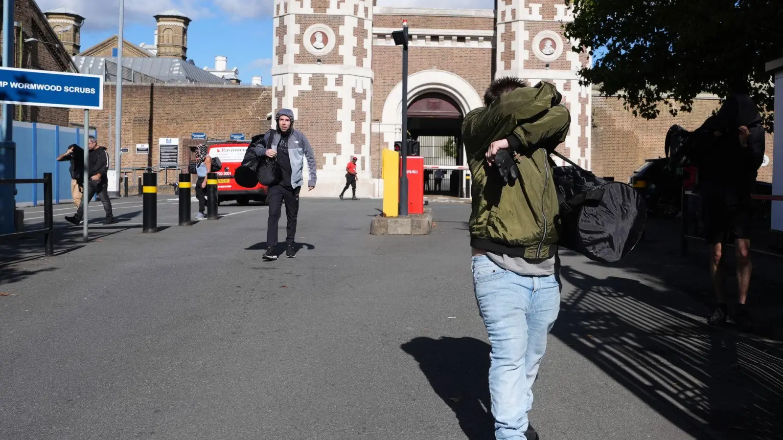 Zahlreiche Häftlinge wurden in England und Wales vorzeitig freigelassen. (Foto: Jonathan Brady/PA Wire/dpa)