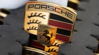 Porsche will seine Marke höher positionieren und mit exklusiveren Modellen mehr verdienen. (Archivbild) (Foto: Marijan Murat/dpa)