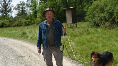 Ernst Beck aus Unternesselbach verabschiedet sich im Herbst in die Rente. 30 Jahre lang war der heute 65-Jährige als Schäfer aktiv. (Foto: Ute Niephaus)