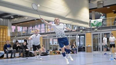 Wladislaw Kuguschew (vorne) und Clemens Würth (in einem anderen Spiel) gewannen ihr Doppel gegen Ochsenfurt in zwei Sätzen. (Foto: Martin Rügner)