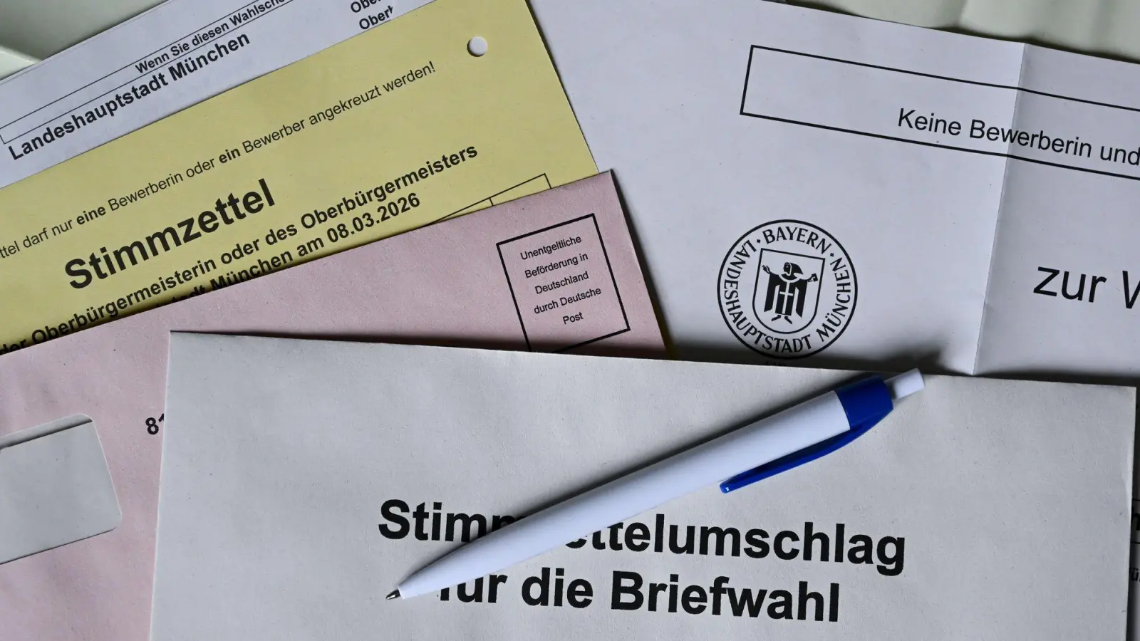 Am 8. März entscheidet sich, wie und von wem die Städte und Gemeinden in Bayern in den kommenden sechs Jahren regiert werden. (Illustration) (Foto: Sven Hoppe/dpa)