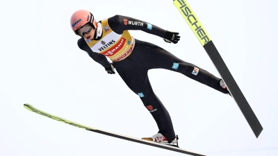 Beim Springen in Oberstdorf Fünfter: Karl Geiger. (Foto: Daniel Karmann/dpa)