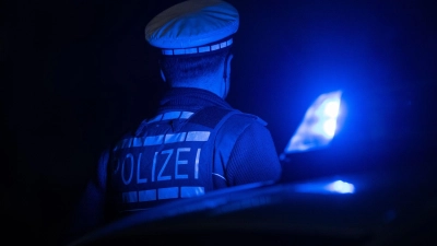 Eine Streife der Polizei entdeckte den Falschfahrer. (Symbolbild) (Foto: Marijan Murat/dpa)