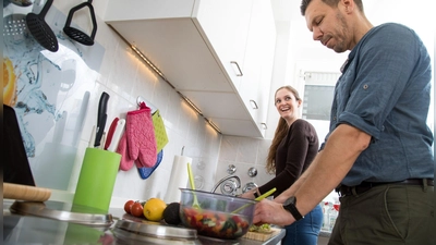 Wer den Nieren etwas Gutes tun möchte, setzt beim Kochen auf viel Gemüse, Hülsenfrüchte und gesunde Fette. (Foto: Christin Klose/dpa-tmn)