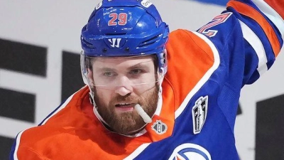 Leon Draisaitl erzielte das erste Tor der Stanley-Cup-Finals schon nach 66 Sekunden. (Foto: Darryl Dyck/The Canadian Press via AP/dpa)