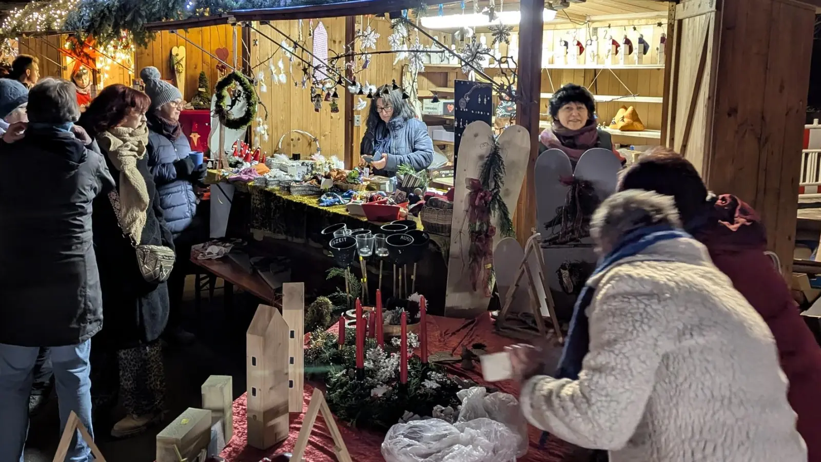Ein Besuch auf dem Adventsmarkt lohnt sich für die ganze Familie! (Foto: Gemeinde Neusitz)