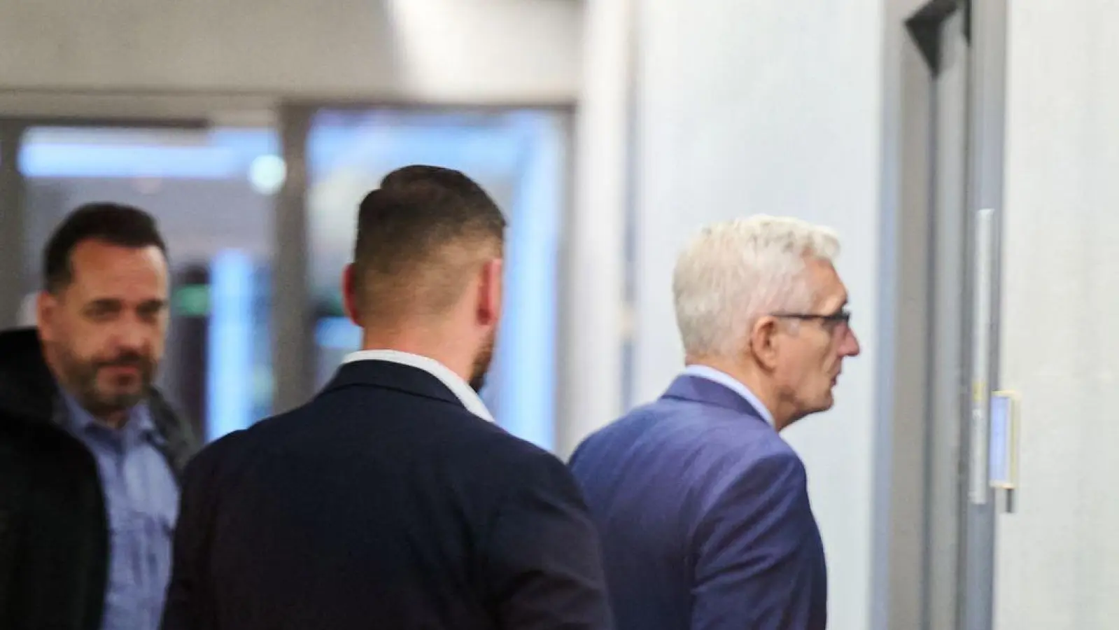 Im geheim tagenden Parlamentarischen Kontrollgremium (PKGr) des Bundestages wurde BND-Präsident Martin Jäger am Mittwoch zu den Spionagevorwürfen gegen den früheren Präsidenten des Bundesnachrichtendienstes, August Hanning, befragt.  (Foto: Annette Riedl/dpa)
