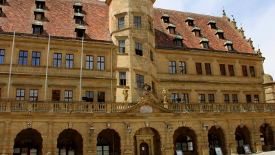 Im Sitzungssaal des Rothenburger Rathauses wird sich ab Mai einiges verändern. (Foto: Clarissa Kleinschrot)