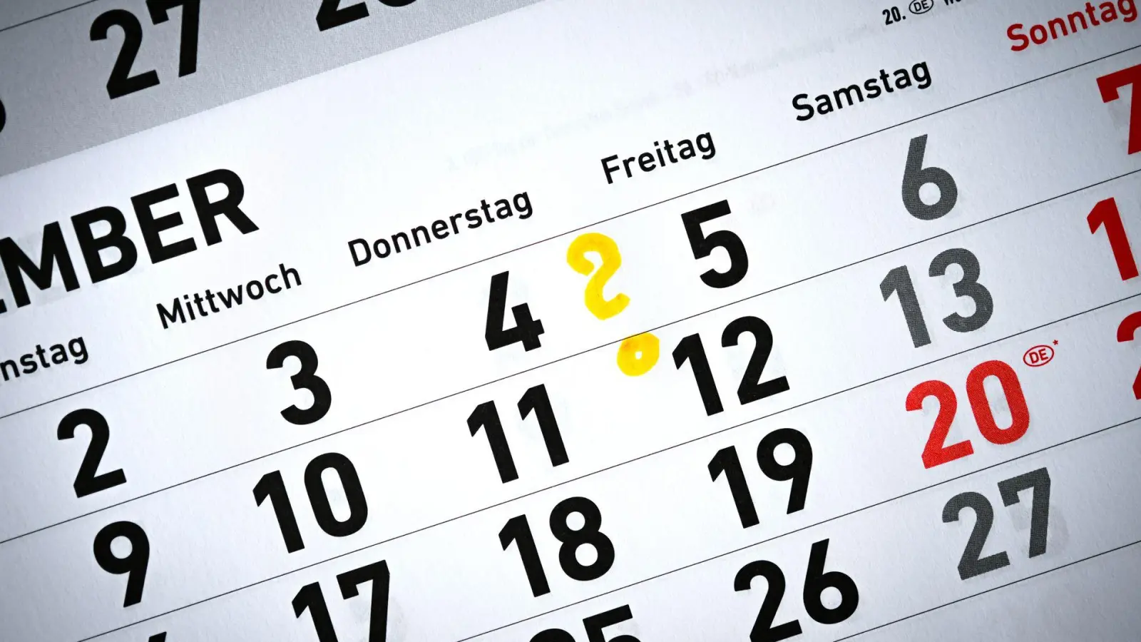 Eineinhalb Jahre Gehalt verhandeln? Das ist durchaus gängige Praxis. (Foto: Sina Schuldt/dpa/dpa-tmn)