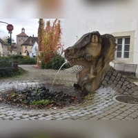 Die Lindwurmskulptur, früher an der Adi-Dassler-Straße platziert, bekommt einen neuen Standort. (Foto: Andreas Reum)