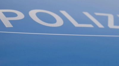 Die Polizei ermittelt wegen Gefährdung des Straßenverkehrs. (Symbolbild) (Foto: Lino Mirgeler/dpa)