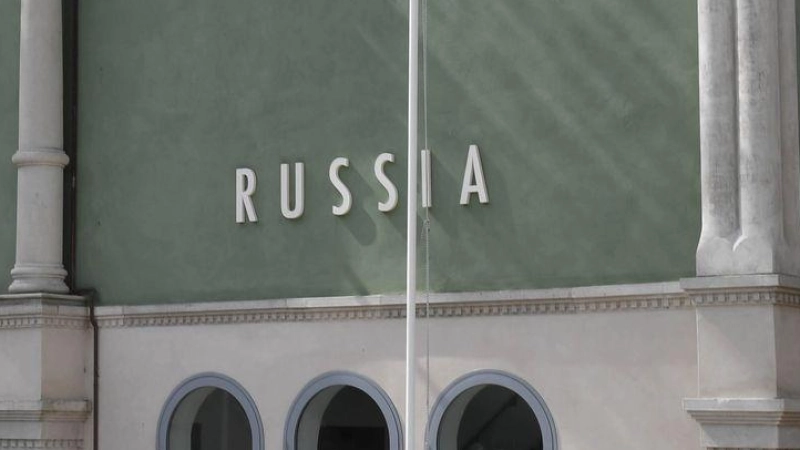 Der russische Pavillon bei der Kunstbiennale in Venedig ist umstritten. (Archivbild)  (Foto: Felix Hörhager/dpa)