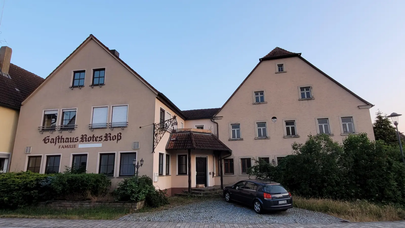 Das Rote Roß in Dietersheim soll einer Wohnbebauung weichen. (Foto: Nina Daebel)