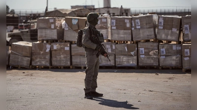 Die EU kann sich vorstellen, künftig Grenzkontrollen am Übergang Kerem Schalom zu unterstützen. (Archivbild) (Foto: Ohad Zwigenberg/AP/dpa)