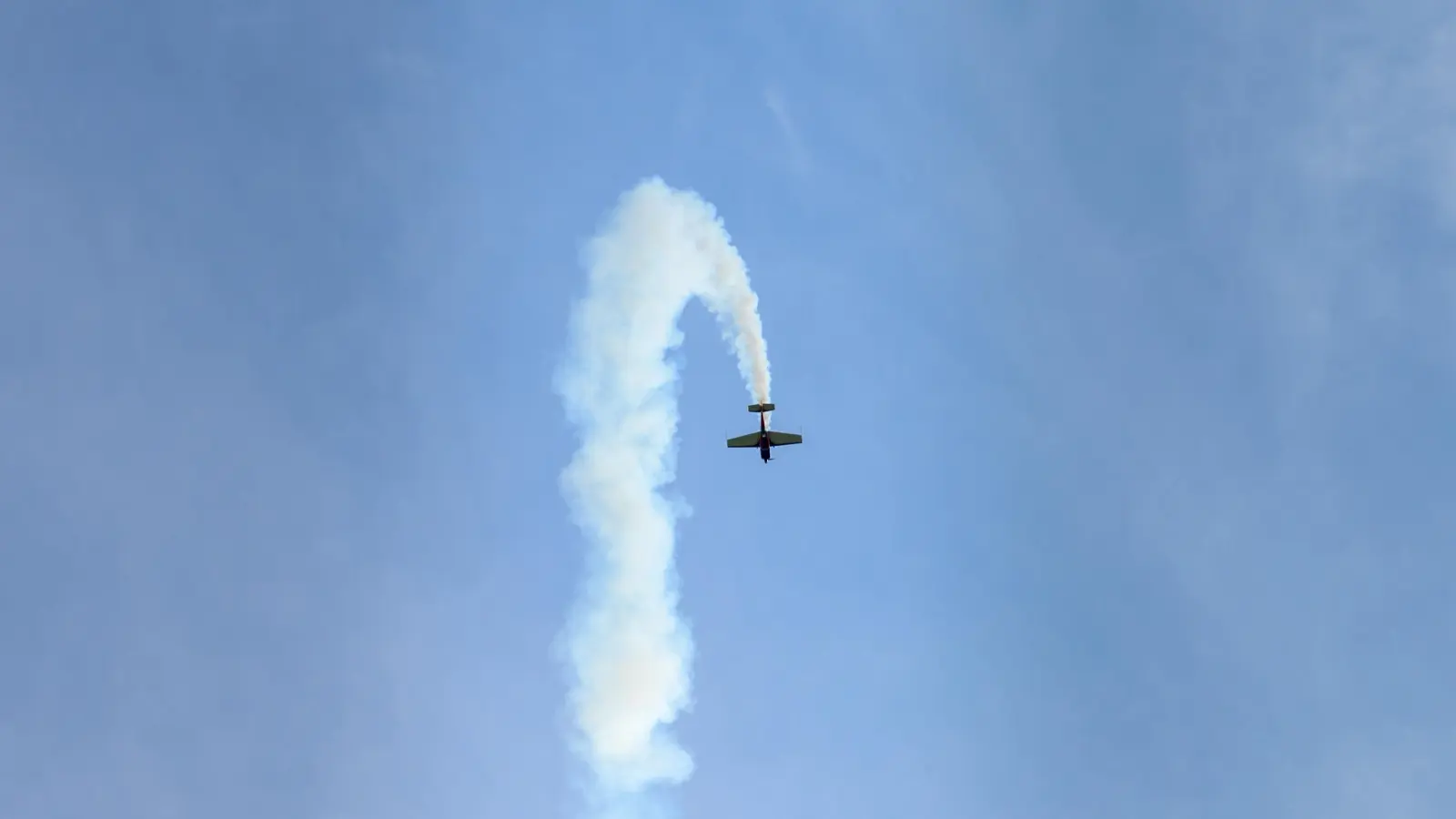 Bis zur siebenfachen Erdanziehungskraft – der Kunstflug ist nichts für schwache Nerven. (Foto: René Chlopotowski)