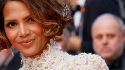 Halle Berry spricht sich gegen die Erwartungen aus, sich beim Älterwerden zur Ruhe zu setzen. (Archivbild) (Foto: Joel C Ryan/Invision/dpa)