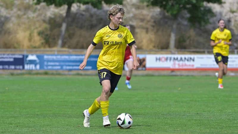 Fenja Rank (hier in einem Testspiel) steuerte einen Treffer zum wichtigen ersten Saisonsieg des SVW in Frankfurt bei. (Foto: Martin Rügner)