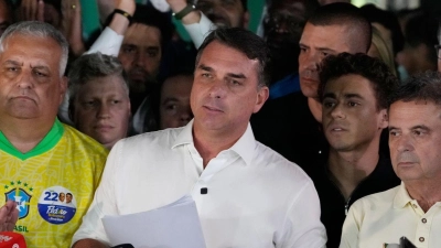 Flávio Bolsonaro will die Präsidentenwahl annullieren lassen. (Archivbild) (Foto: Eraldo Peres/AP/dpa)