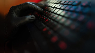 In einer konzertierten Aktion haben Strafverfolgungsbehörden und Microsoft einen globalen Cyberkriminalitätsdienst zerschlagen. (Symbolbild) (Foto: Nicolas Armer/dpa)