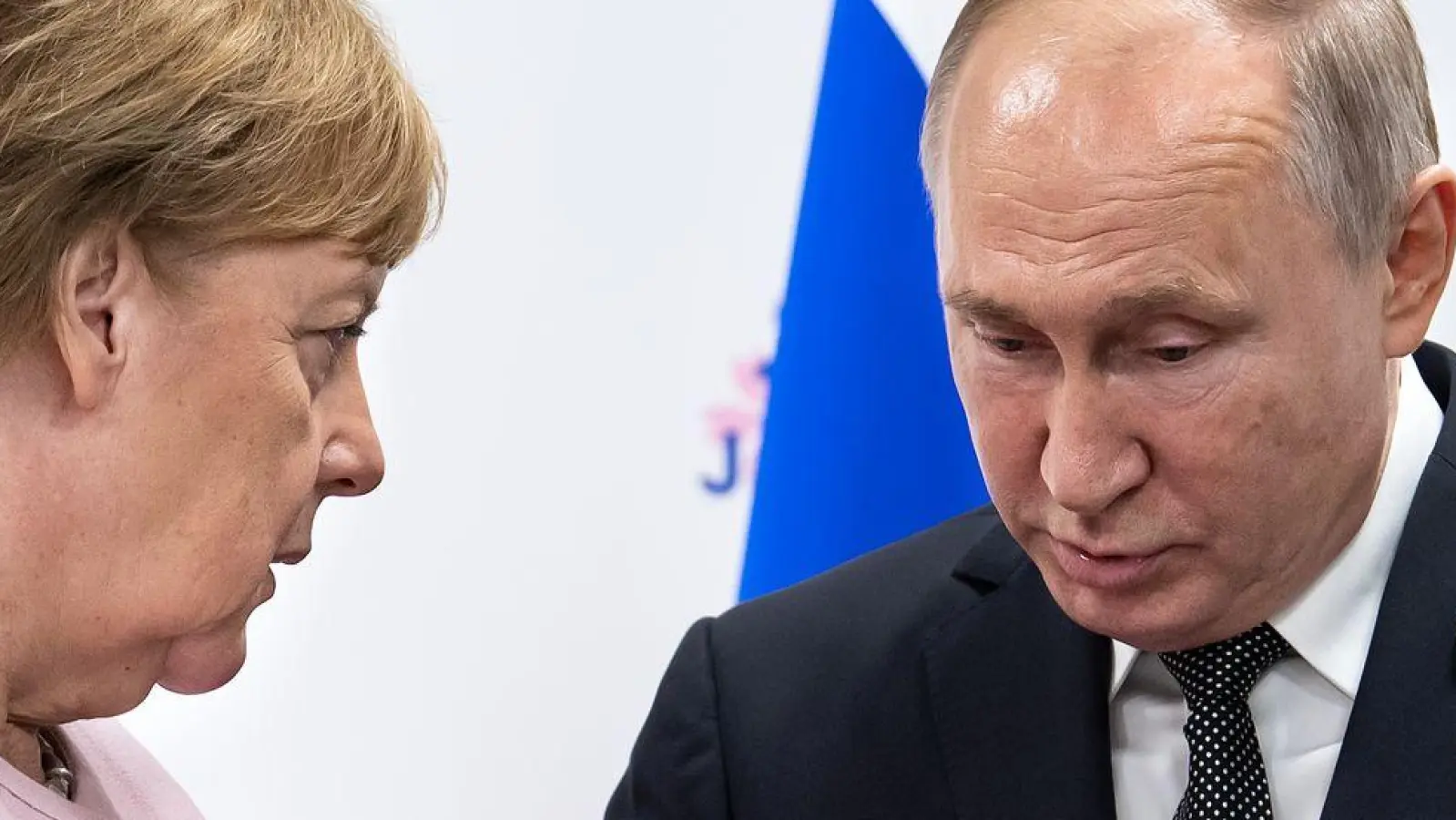 Altkanzlerin Merkel hält es für keine gute Idee, Ex-Regierungschefs mit Kremlchef Putin verhandeln zu lassen. (Archivbild) (Foto: Bernd von Jutrczenka/dpa)
