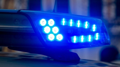 Ein Motorradfahrer wollte am Freitagabend in Merkendorf flüchten – die Polizei schnappte ihn dennoch. (Symbolbild: Klaus-Dietmar Gabbert/dpa-Zentralbild/dpa)