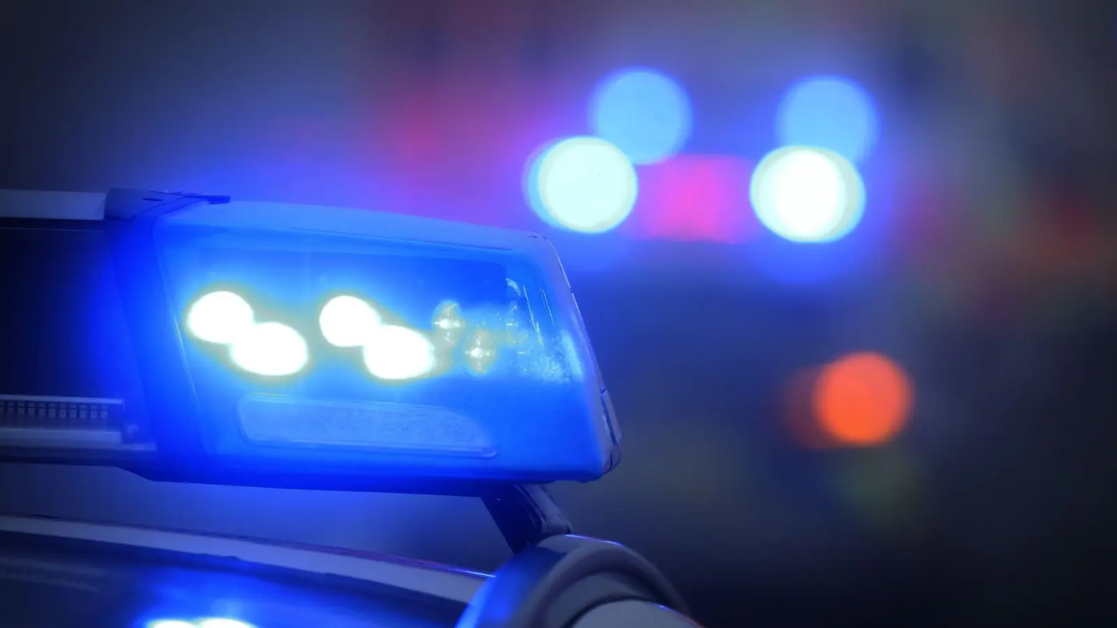 Die Polizei ermittelt wegen eines verbotenen Autorennens. (Symbolbild) (Foto: Karl-Josef Hildenbrand/dpa)