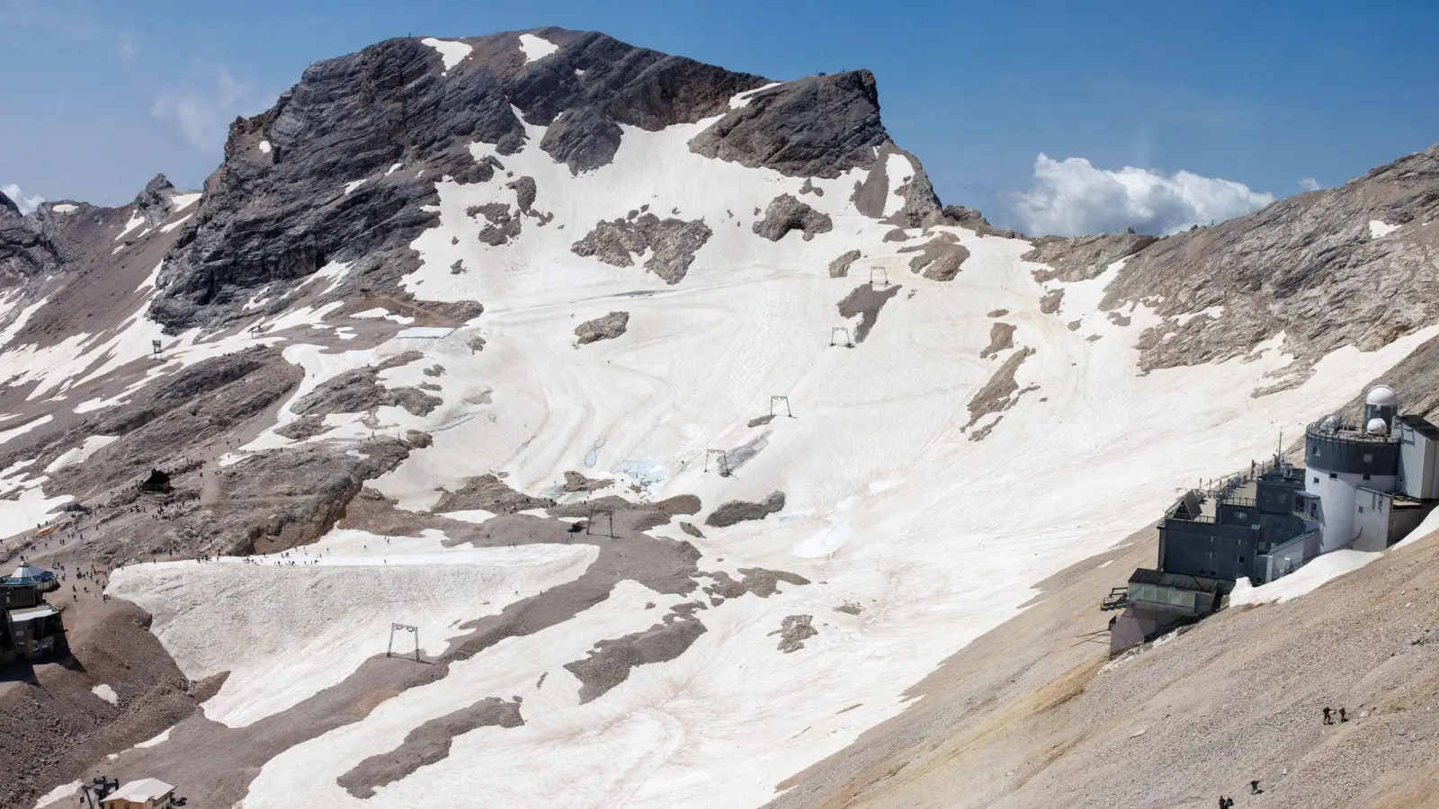 Sonne setzt dem Nördlichen Schneferner zu  (Foto: Matthias Balk/dpa)