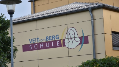 Für die Veit-vom-Berg-Schule in Uehlfeld sollen alle Neuanschaffungen hinterfragt werden. Notwendiges wie zum Beispiel die Wartung betriebstechnischer Anlagen bleibt im Haushalt bestehen.  (Foto: Anita Dlugoß)