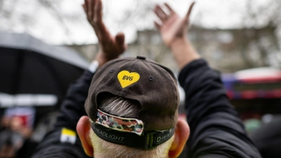 Viermal hat Verdi seit Januar zum Warnstreik bei der BVG aufgerufen. (Archivbild) (Foto: Sebastian Gollnow/dpa)