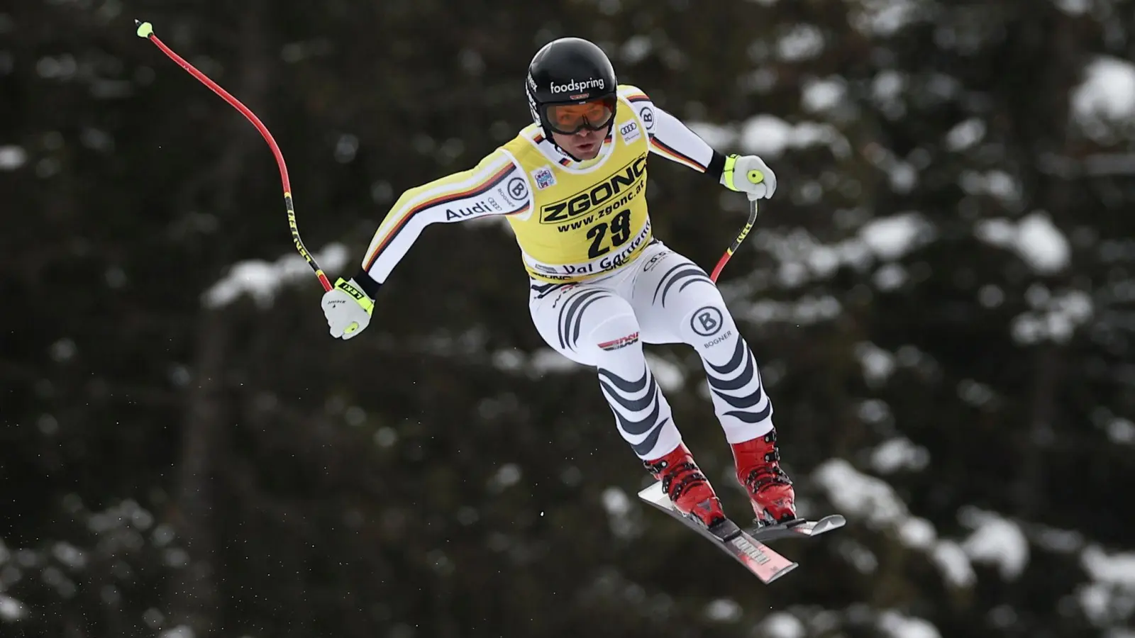 Ski Alpin: Weltcup, Abfahrt, Herren:  Andreas Sander aus Deutschland in Aktion. Beim ersten Training in Gröden kam Sander zu Sturz. (Foto: Gabriele Facciotti/AP/dpa)