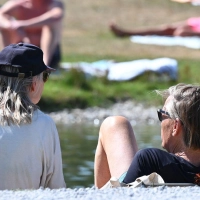 Sommerliches Wetter bleibt den Bayern erhalten. (Archivbild) (Foto: Florian Diettrich/dpa)