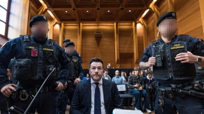 Der Investor René Benko ist wegen Schädigung seiner Gläubiger zu zweieinhalb Jahren Haft verurteilt worden (Foto: Expa/ Johann Groder/APA/dpa)