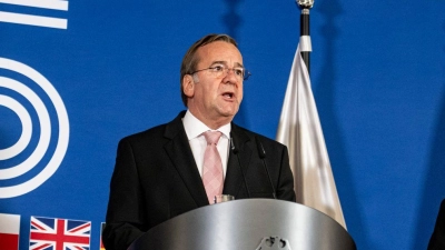 Verteidigungsminister Boris Pistorius kündigt frisches Geld für die Lieferung von US-Rüstungsgütern an die Ukraine an. (Archivbild) (Foto: Fabian Sommer/dpa)