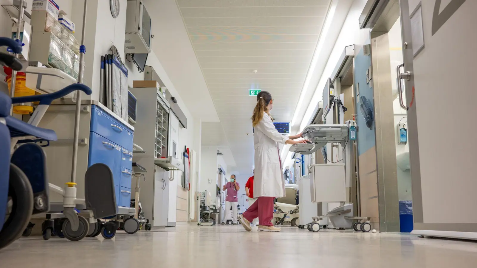 In den Kliniken gibt es inzwischen mehr Ärztinnen als Ärzte. (Archivbild) (Foto: Harald Tittel/dpa)