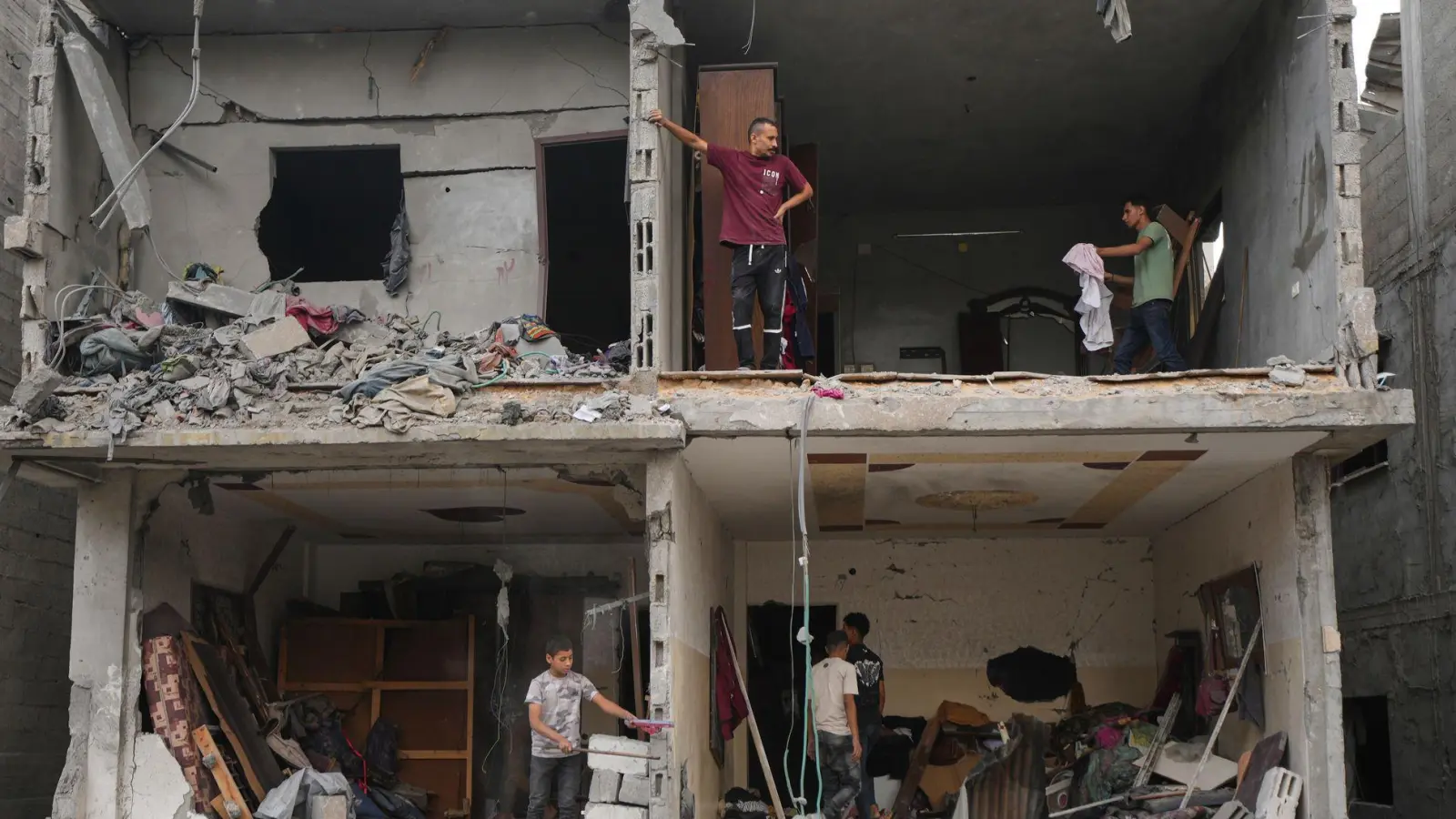 Zuletzt hat Israels Armee ihre Luftangriffe zudem wieder verstärkt.  (Foto: Jehad Alshrafi/AP/dpa)