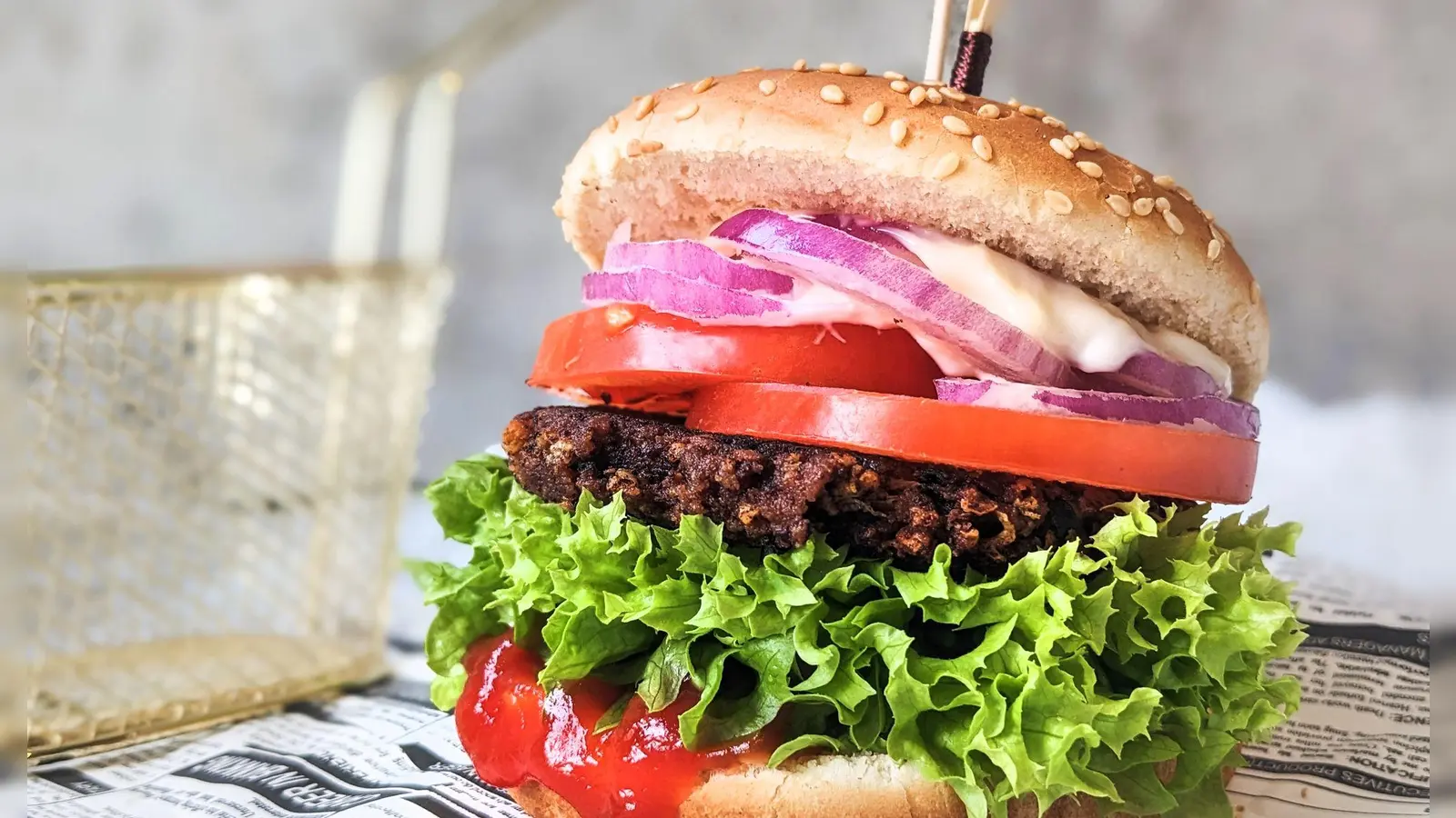 In der EU dürfen vegetarische Produkte ohne Fleisch weiter als „Veggie-Burger“ verkauft werden. (Symbolbild) (Foto: Doreen Hassek/haupstadtkueche.blogspot.com/dpa-tmn)